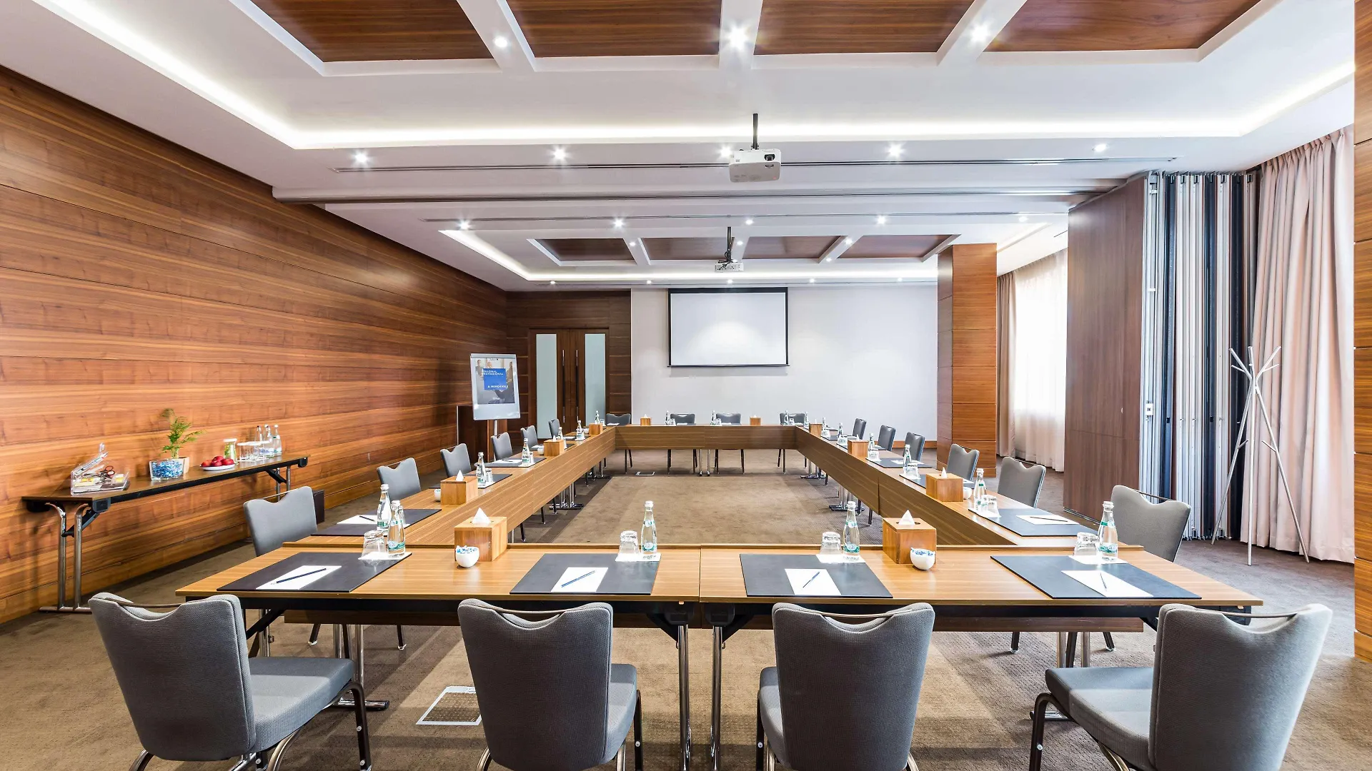 Radisson Blu Hotel, Dubai Waterfront Hotel
