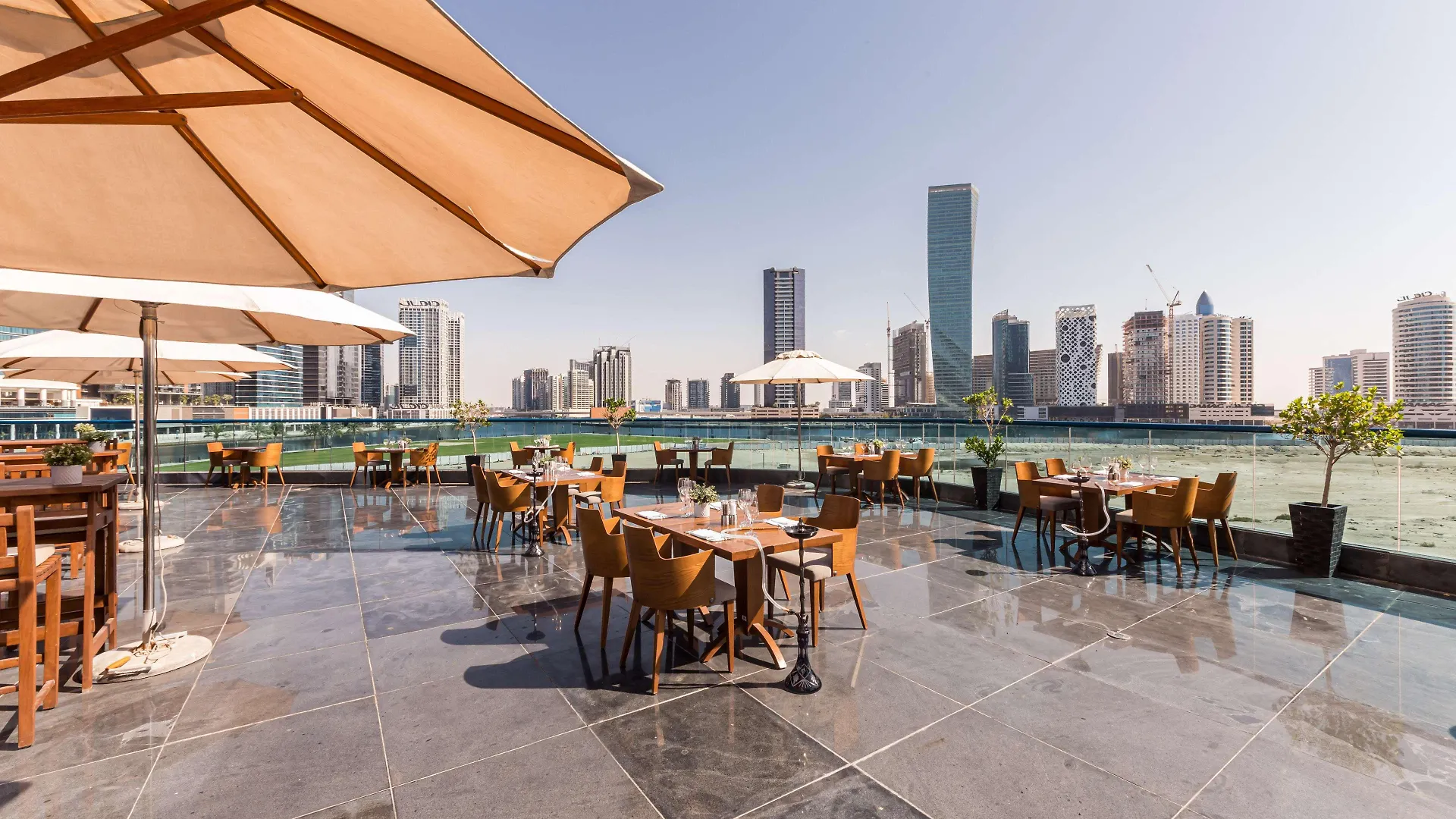 Radisson Blu Hotel, Dubai Waterfront 5*,