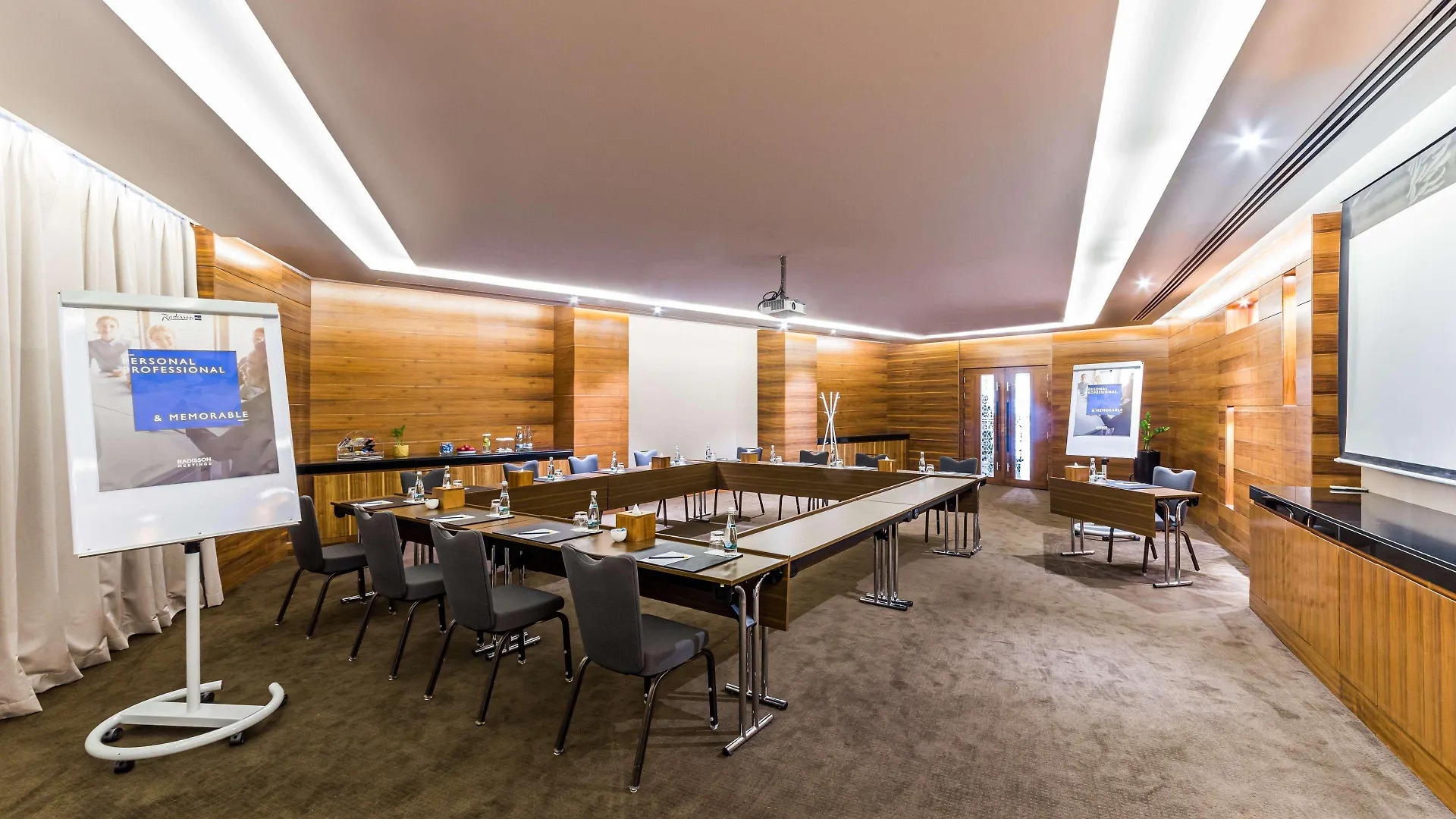 Radisson Blu Hotel, Dubai Waterfront Vereinigte Arabische Emirate