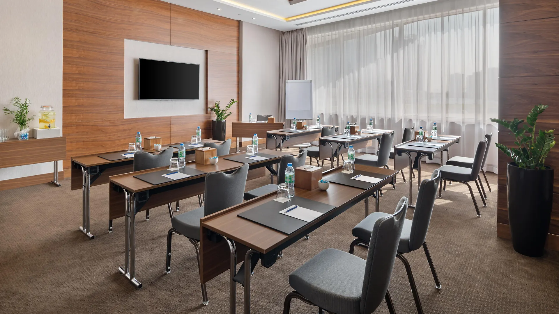 Radisson Blu Hotel, Dubai Waterfront