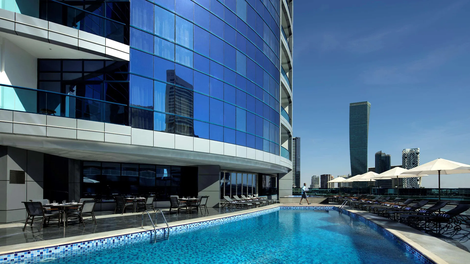 فندق Radisson Blu Hotel, Dubai Waterfront