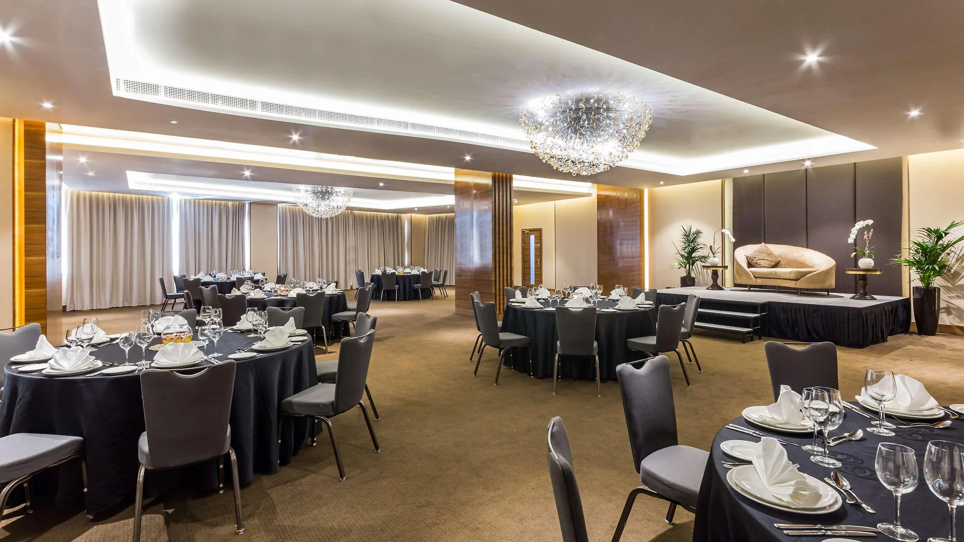 Radisson Blu Hotel, Dubai Waterfront 5*,  United Arab Emirates