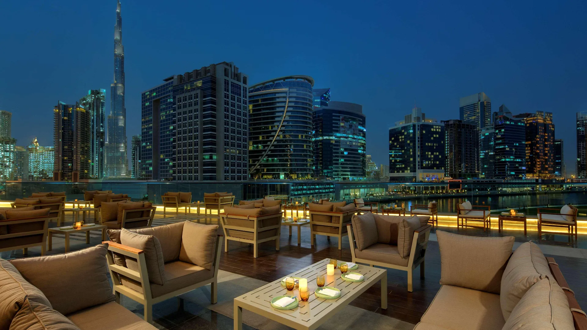 فندق Radisson Blu Hotel, Dubai Waterfront