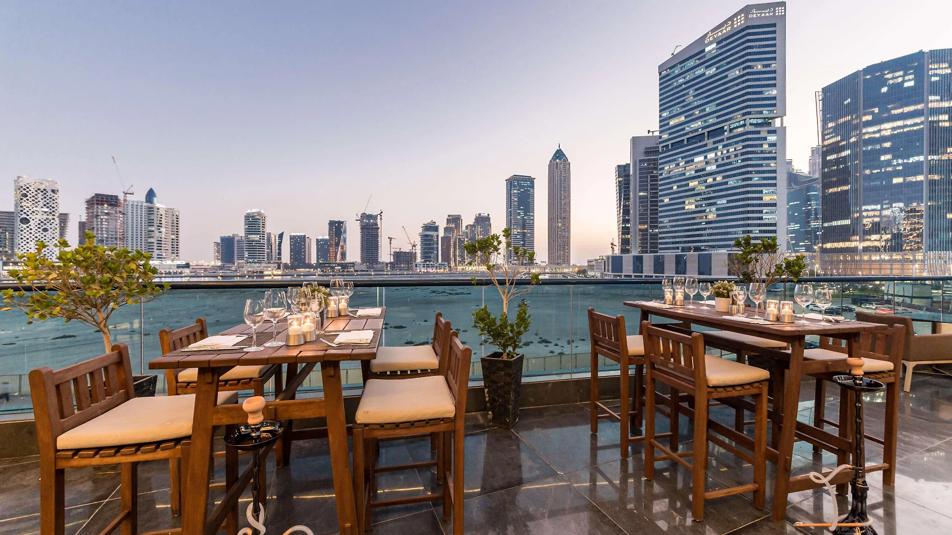 Radisson Blu Hotel, Dubai Waterfront فندق