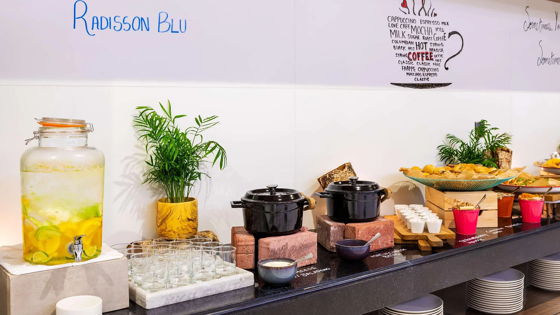 Radisson Blu Hotel, Dubai Waterfront 5*,
