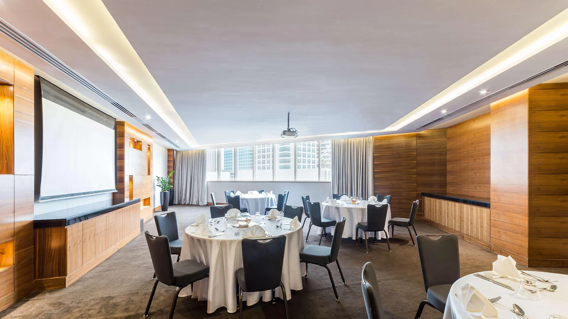 Radisson Blu Hotel, Dubai Waterfront