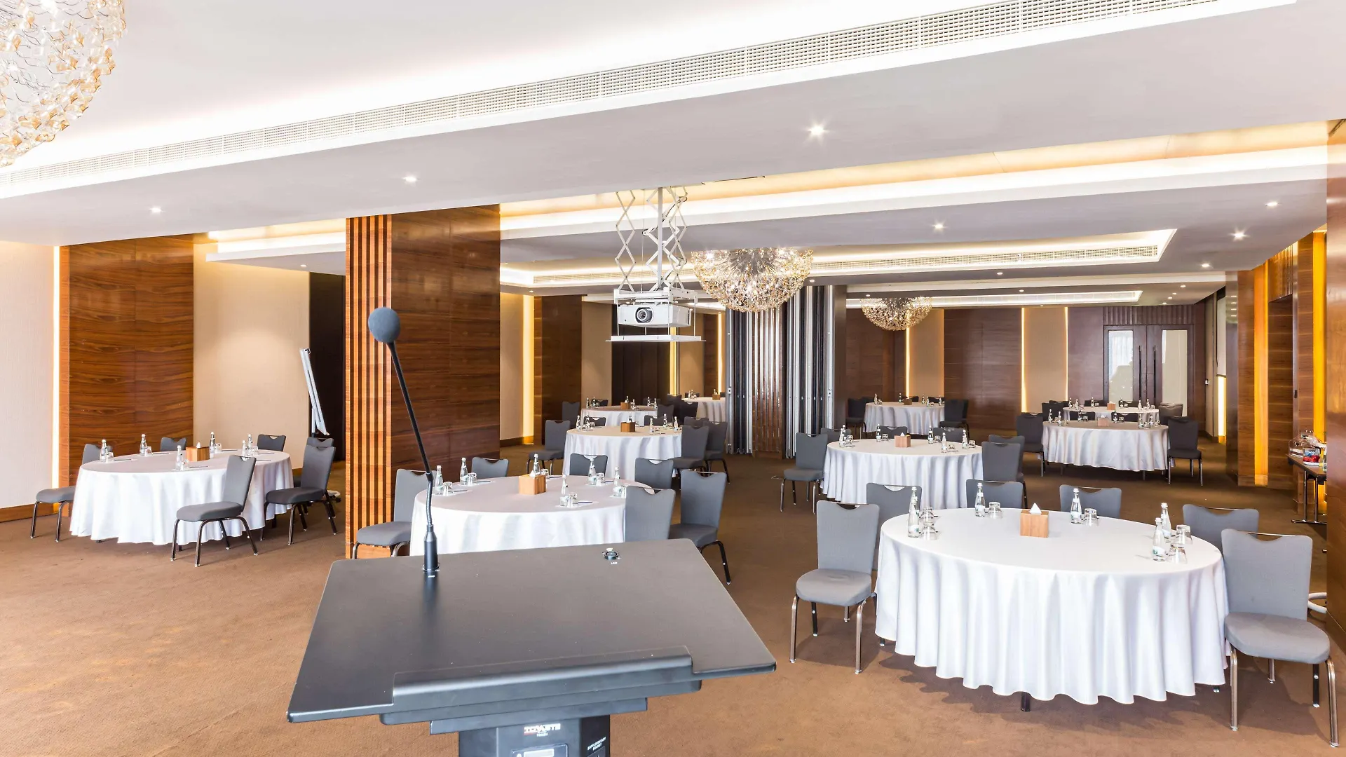 Radisson Blu Hotel, Dubai Waterfront