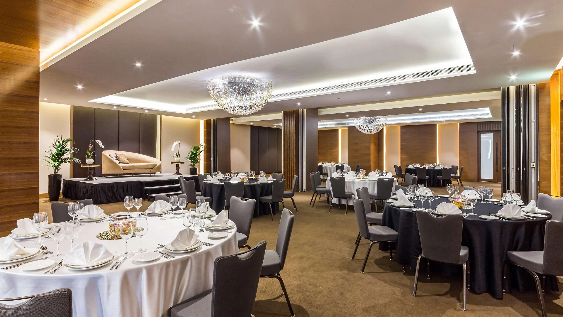 Radisson Blu Hotel, Dubai Waterfront