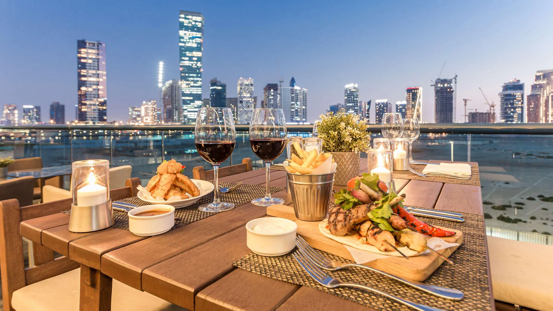 Radisson Blu Hotel, Dubai Waterfront
