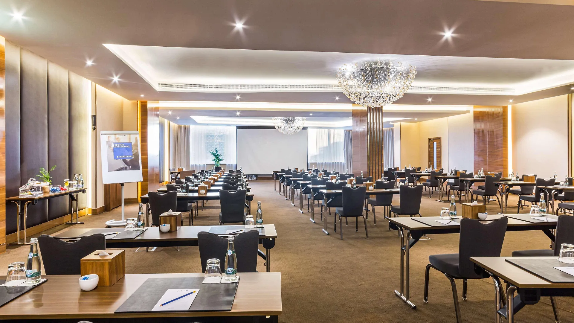 Radisson Blu Hotel, Dubai Waterfront Hotel