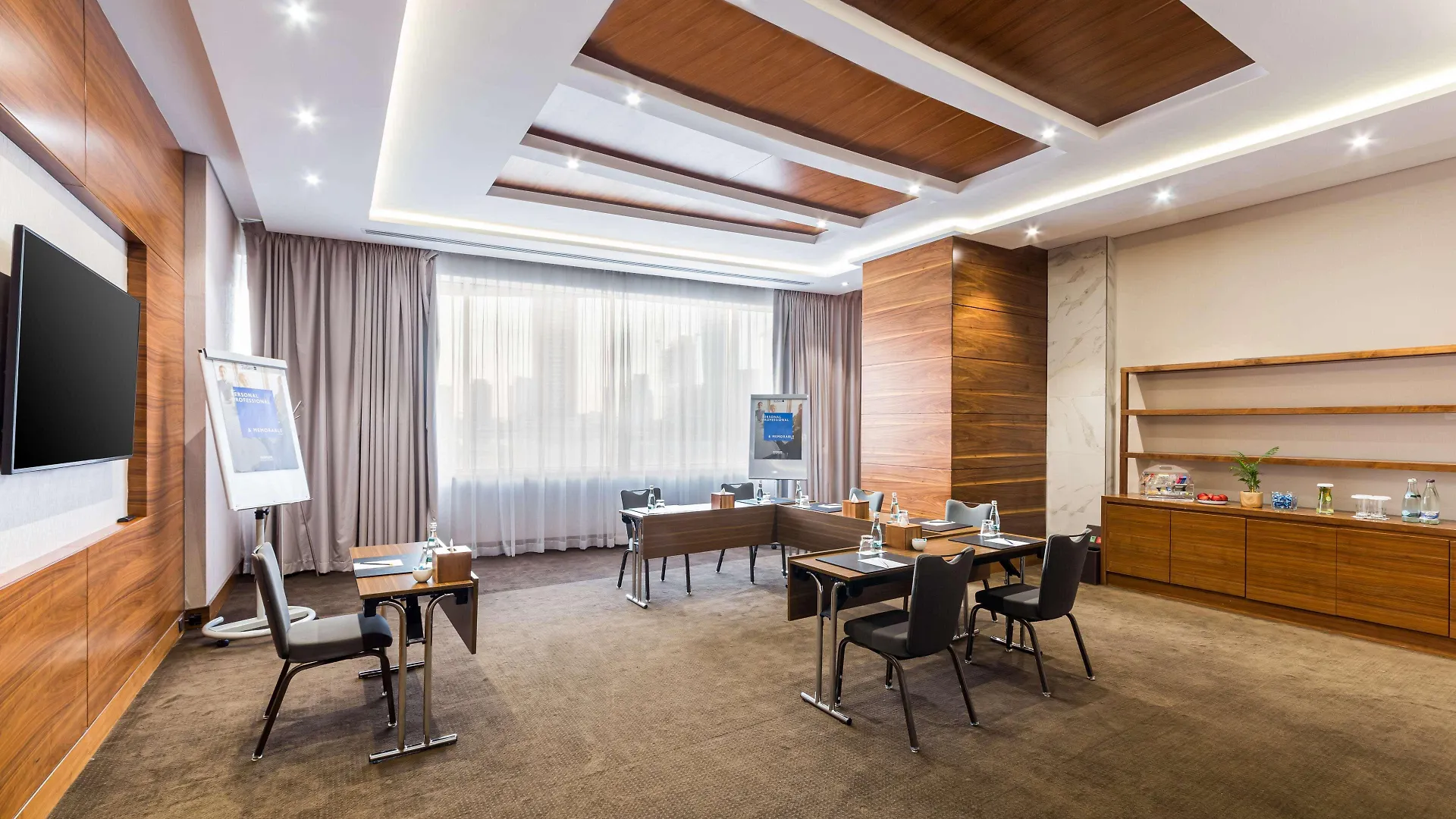 Radisson Blu Hotel, Dubai Waterfront 5*,