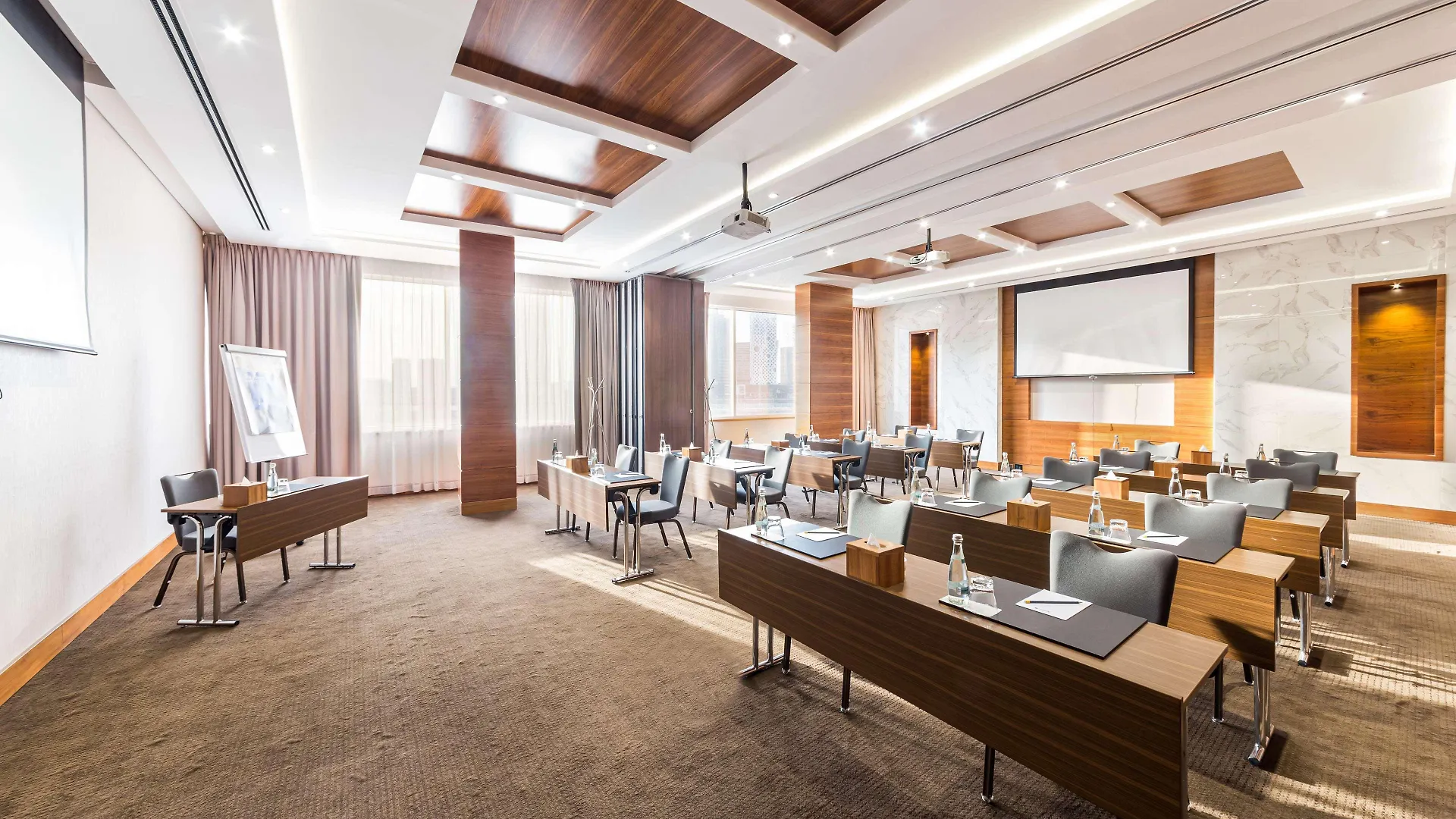 Radisson Blu Hotel, Dubai Waterfront Hotel