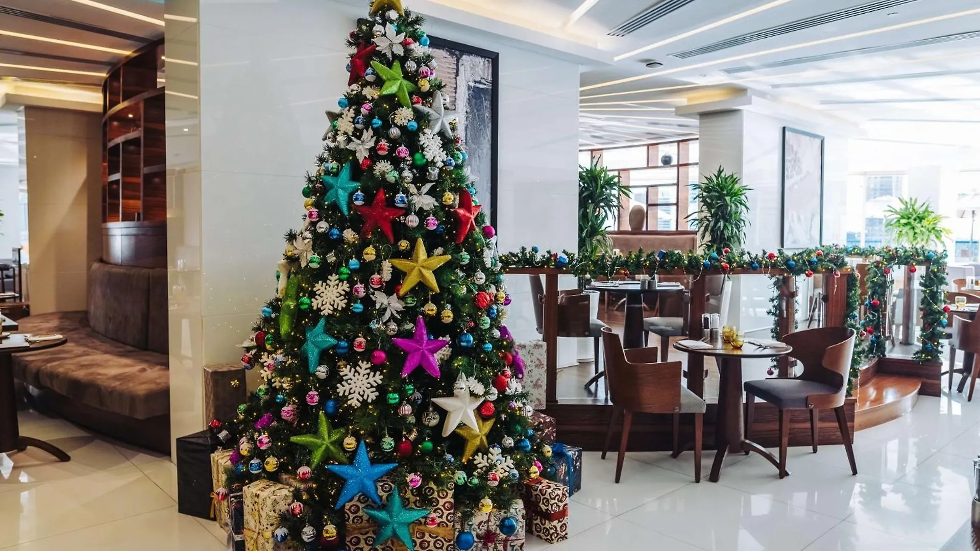Radisson Blu Hotel, Dubai Waterfront Hotel