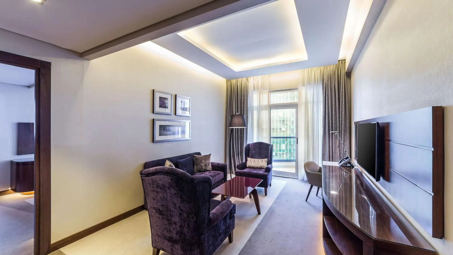 Radisson Blu Hotel, Dubai Waterfront
