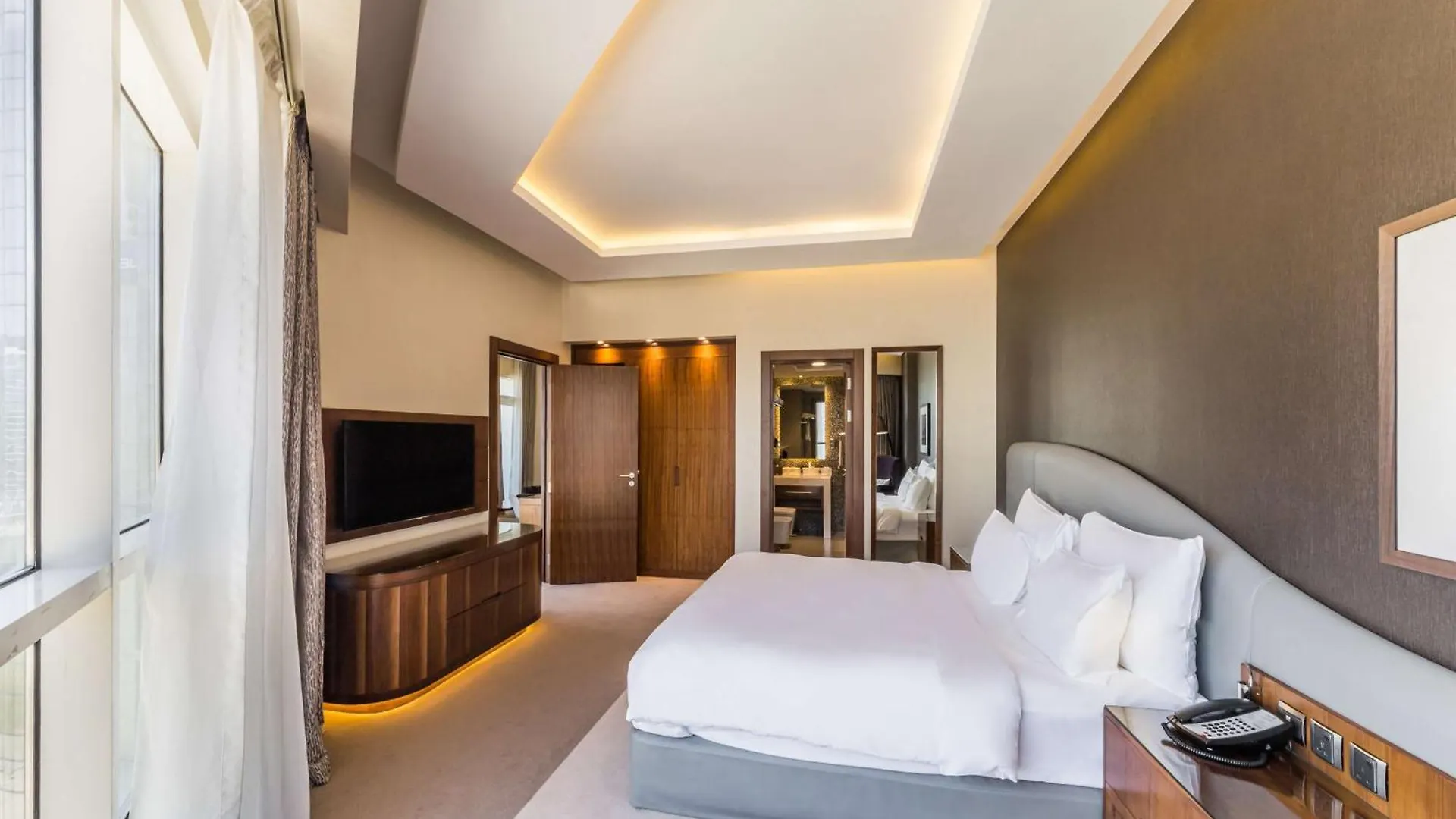 Radisson Blu Hotel, Dubai Waterfront Hotel